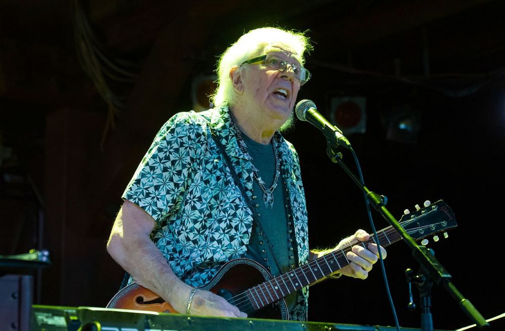 Addio a John Mayall: il "Padre del British Blues" si spegne a 90 Anni